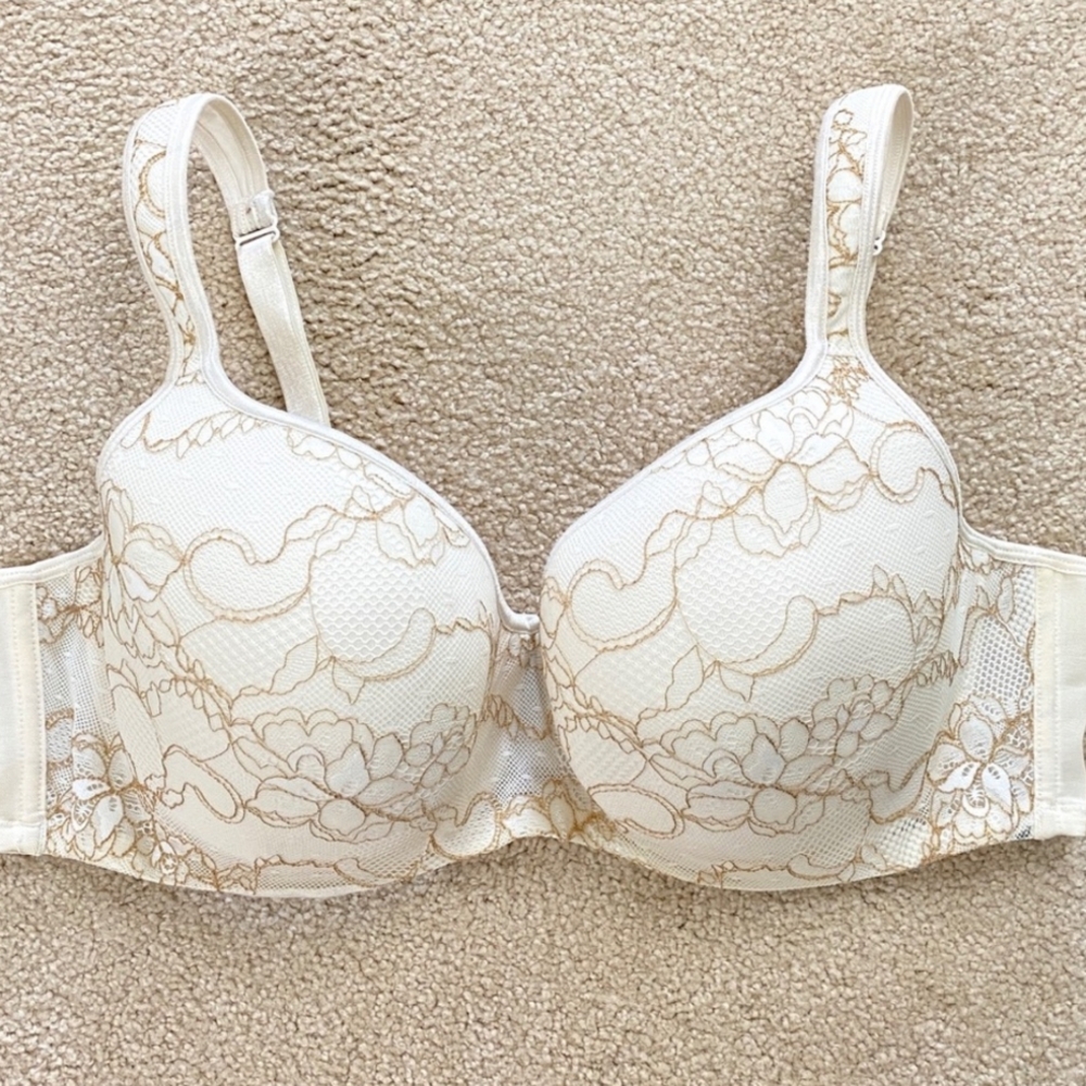 Cacique Cream Lace Underwire Bra Full Coverage